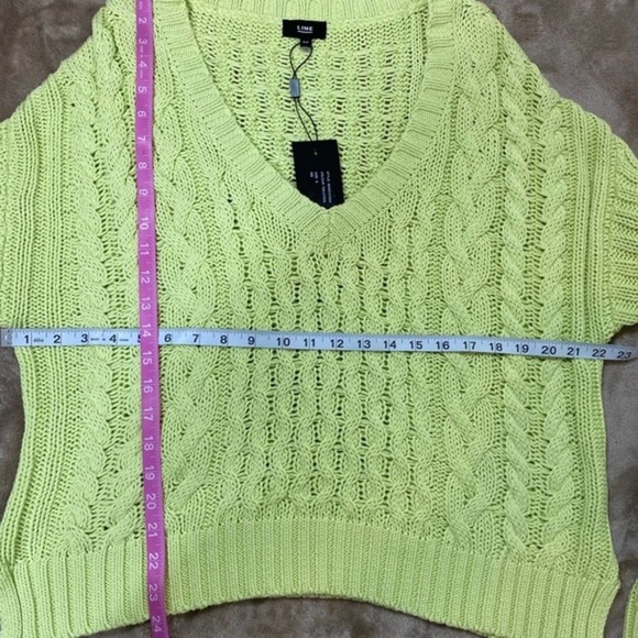 Line the Label Leah V-Neck Cable Knit Sweater Citron Lime Green - Picture 4 of 7